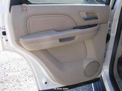 2013 Cadillac Escalade Luxury 4dr SUV   - Photo 16 - Monroe, LA 71201