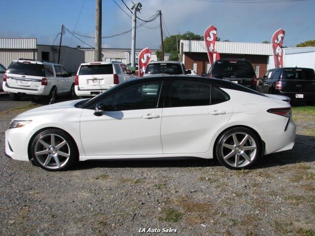 2019 Toyota Camry XSE photo 5