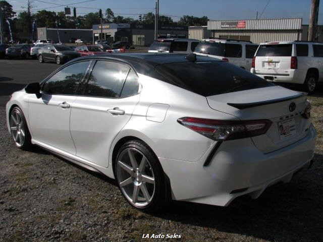 2019 Toyota Camry XSE photo 4
