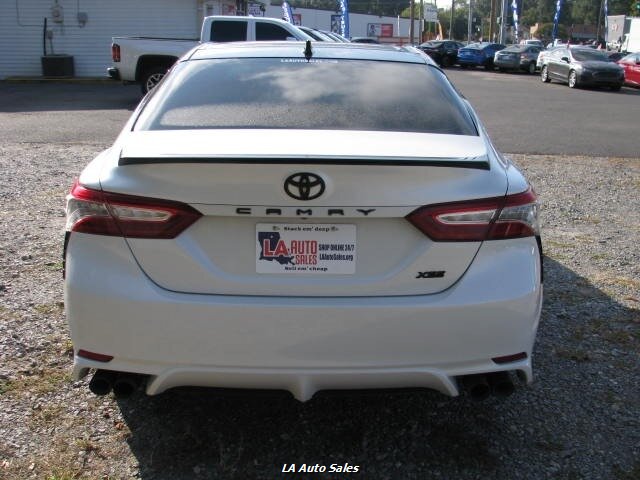 2019 Toyota Camry XSE photo 3