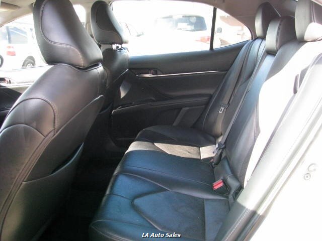 2019 Toyota Camry XSE photo 10