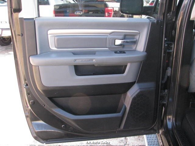 2019 Ram 1500 SLT photo 10