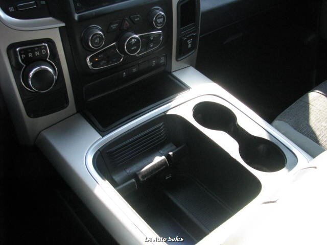 2019 Ram 1500 SLT photo 18