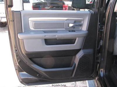 2019 RAM 1500 SLT 4x2 4dr Crew Cab 5.5 ft. SB Pickup   - Photo 11 - Monroe, LA 71201