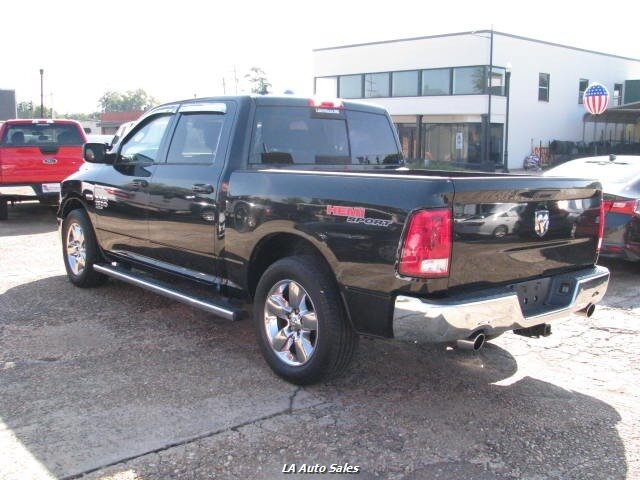 2019 Ram 1500 SLT photo 4