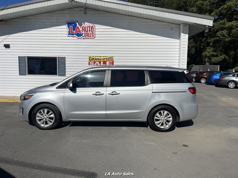 2016 Kia Sedona L  