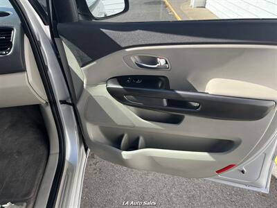2016 Kia Sedona L   - Photo 8 - Monroe, LA 71201