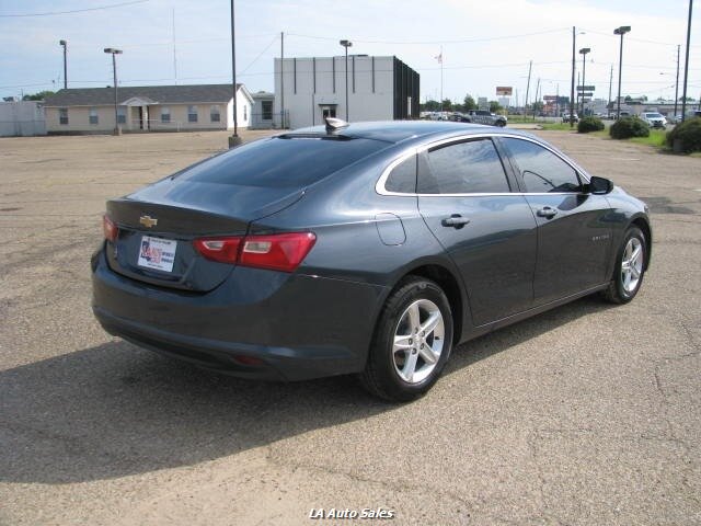 2020 Chevrolet Malibu photo 3