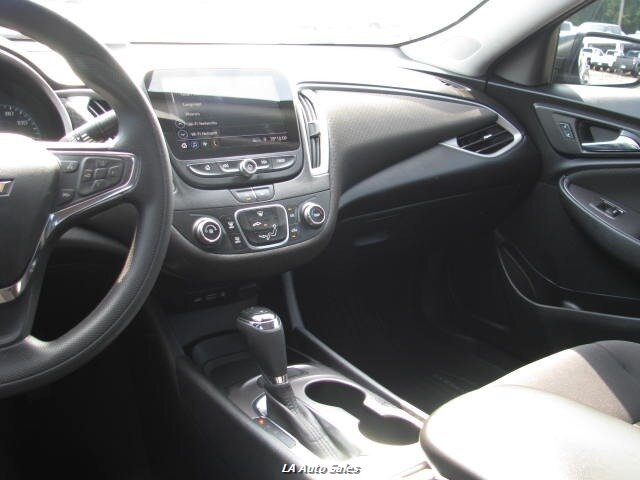 2020 Chevrolet Malibu photo 13