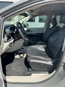 2022 Chrysler Pacifica Touring L   - Photo 15 - Monroe, LA 71201