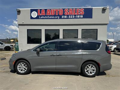2022 Chrysler Pacifica Touring L   - Photo 2 - Monroe, LA 71201