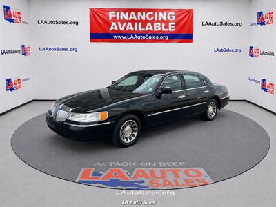 2001 Lincoln Town Car Signature Sedan