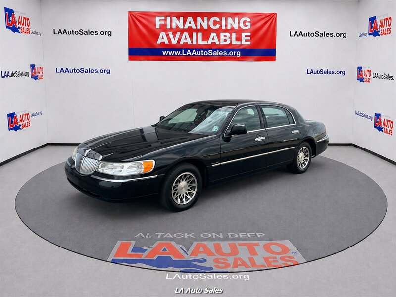 2001 Lincoln Town Car Signature  