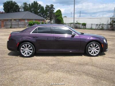 2021 Chrysler 300 Touring   - Photo 2 - West Monroe, LA 71225