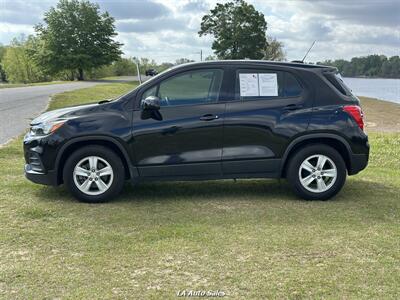 2021 Chevrolet Trax LS 4dr Crossover   - Photo 2 - Monroe, LA 71201