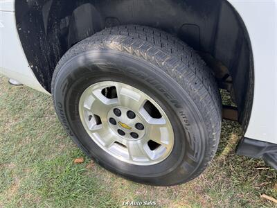2013 Chevrolet Suburban LT - Photo 8 - Monroe, LA 71201