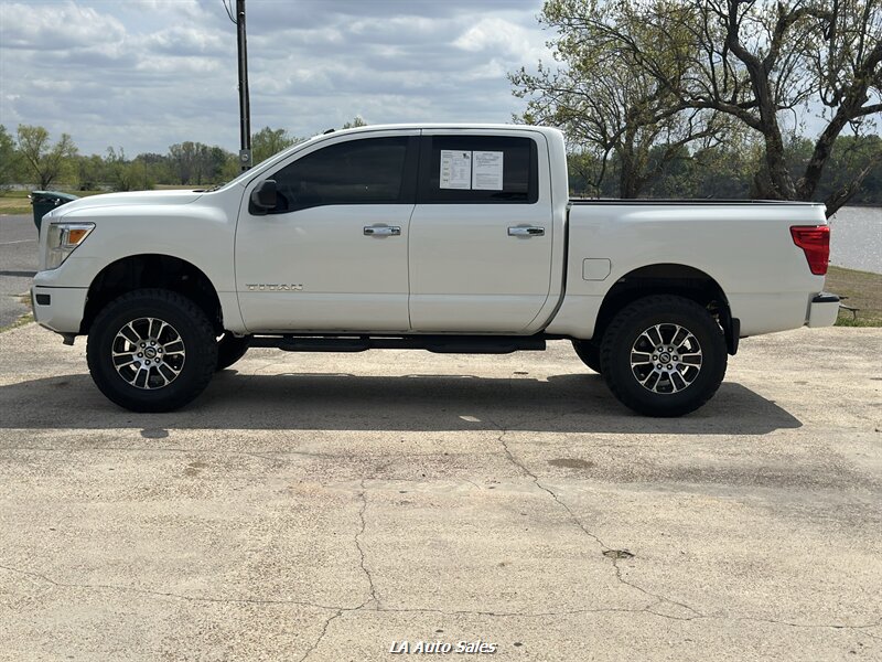 2021 Nissan Titan SV  