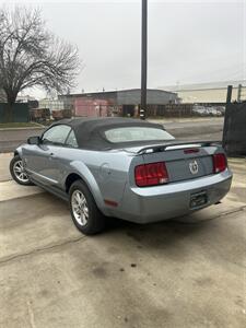 2005 Ford Mustang V6 Deluxe   - Photo 5 - Fresno Ca, CA 93703