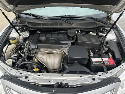 2010 Toyota Camry SE   - Photo 12 - Fresno Ca, CA 93703