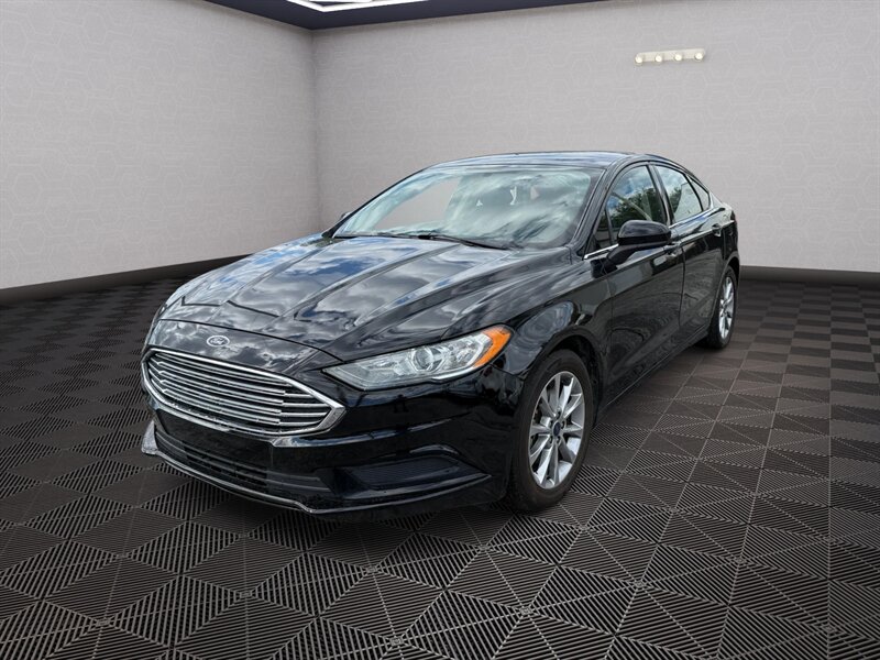 2017 Ford Fusion SE - Photo 1 - Tulsa, OK 74112