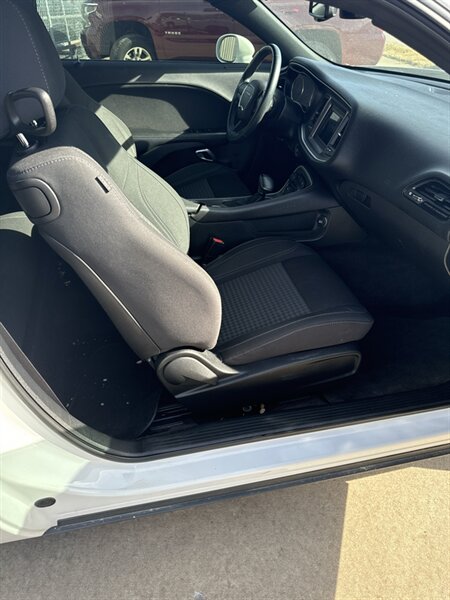 2019 Dodge Challenger SXT - Photo 8 - Tulsa, OK 74112