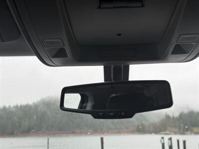 2017 GMC Sierra 2500 SLT 4x4 Crew Cab 6.0L Long Bed 8ft. - Photo 16 - Coquitlam, BC V3B 5E2