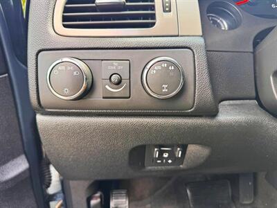 2011 Chevrolet Avalanche LS Crew Cab 4x4   - Photo 17 - Coquitlam, BC V3B 5E2