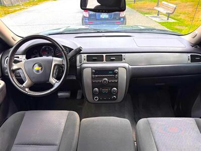 2011 Chevrolet Avalanche LS Crew Cab 4x4   - Photo 9 - Coquitlam, BC V3B 5E2