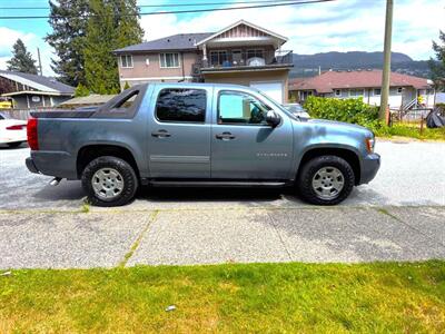 2011 Chevrolet Avalanche LS Crew Cab 4x4   - Photo 5 - Coquitlam, BC V3B 5E2