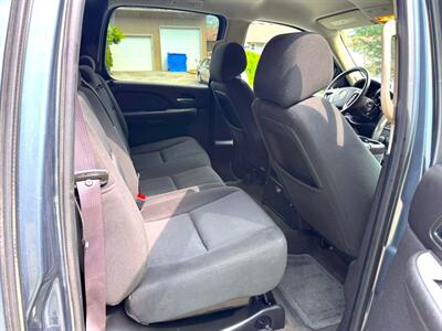 2011 Chevrolet Avalanche LS Crew Cab 4x4   - Photo 14 - Coquitlam, BC V3B 5E2