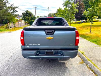 2011 Chevrolet Avalanche LS Crew Cab 4x4   - Photo 8 - Coquitlam, BC V3B 5E2