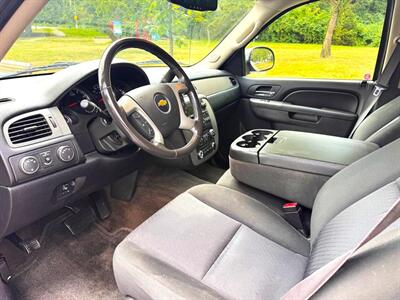 2011 Chevrolet Avalanche LS Crew Cab 4x4   - Photo 12 - Coquitlam, BC V3B 5E2