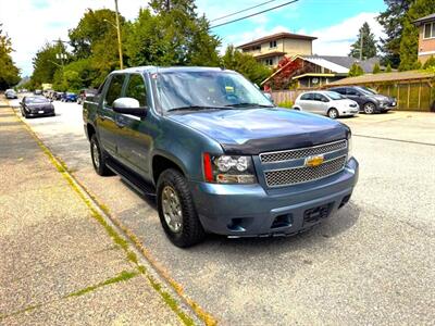 2011 Chevrolet Avalanche LS Crew Cab 4x4   - Photo 2 - Coquitlam, BC V3B 5E2