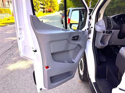 2019 Ford Transit 150   - Photo 11 - Coquitlam, BC V3B 5E2