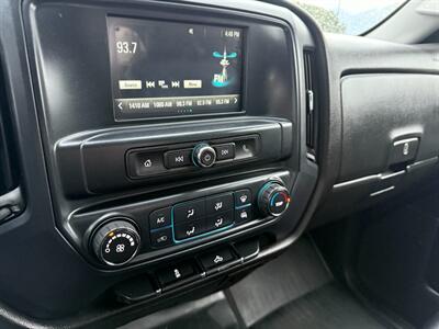 2018 GMC Sierra 2500 Crew Cab 6.0L Engine   - Photo 14 - Coquitlam, BC V3B 5E2