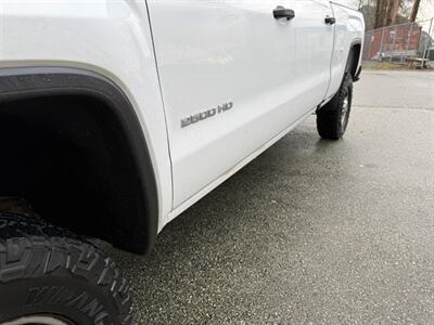 2018 GMC Sierra 2500 Crew Cab 6.0L Engine   - Photo 9 - Coquitlam, BC V3B 5E2