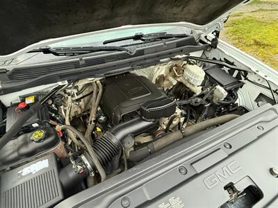 2018 GMC Sierra 2500 Crew Cab 6.0L Engine   - Photo 19 - Coquitlam, BC V3B 5E2