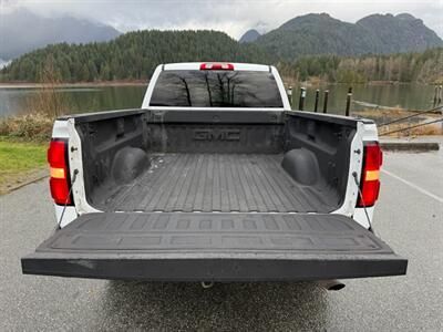 2018 GMC Sierra 2500 Crew Cab 6.0L Engine   - Photo 21 - Coquitlam, BC V3B 5E2