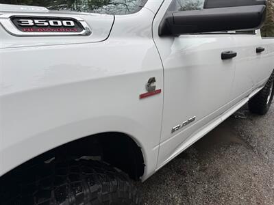 2019 RAM 3500 6.7L Cummins Crew Cab 4x4 Long Bed 8ft. - Photo 10 - Coquitlam, BC V3B 5E2