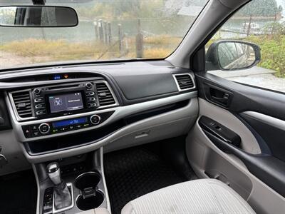 2014 Toyota Highlander LE AWD 7 Passenger - Photo 11 - Coquitlam, BC V3B 5E2