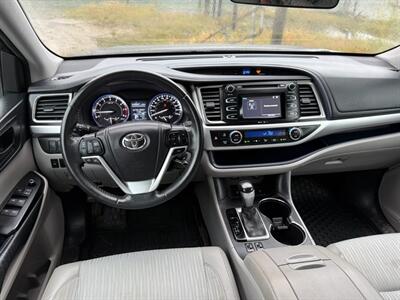2014 Toyota Highlander LE AWD 7 Passenger - Photo 9 - Coquitlam, BC V3B 5E2