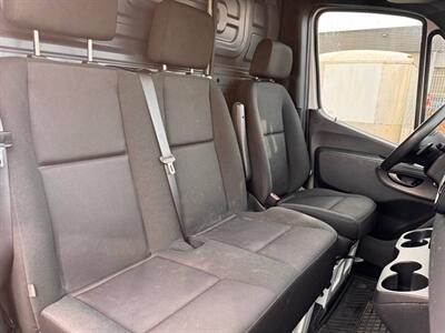 2019 Mercedes-Benz Sprinter 2500 Reefer HR 170 "   - Photo 13 - Coquitlam, BC V3B 5E2