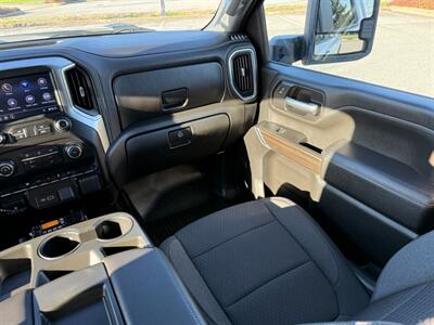 2020 Chevrolet Silverado 2500 LT 4x4 Crew Cab 6.6L   - Photo 12 - Coquitlam, BC V3B 5E2