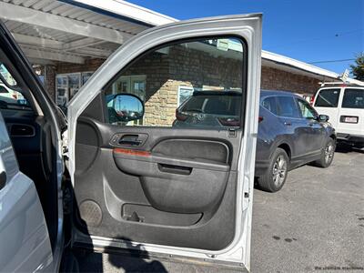 2013 Chevrolet Tahoe LT   - Photo 21 - Denver, CO 80204