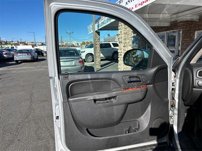 2013 Chevrolet Tahoe LT   - Photo 20 - Denver, CO 80204