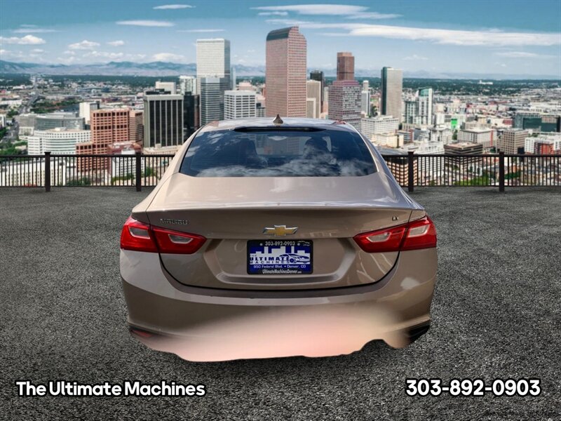 2018 Chevrolet Malibu LT   - Photo 4 - Denver, CO 80204