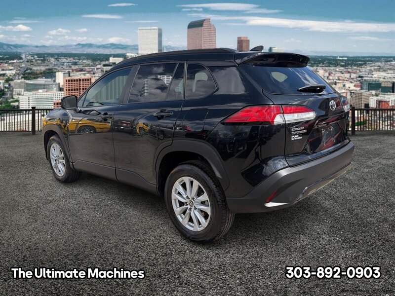 2022 Toyota Corolla Cross LE - Photo 5 - Denver, CO 80204