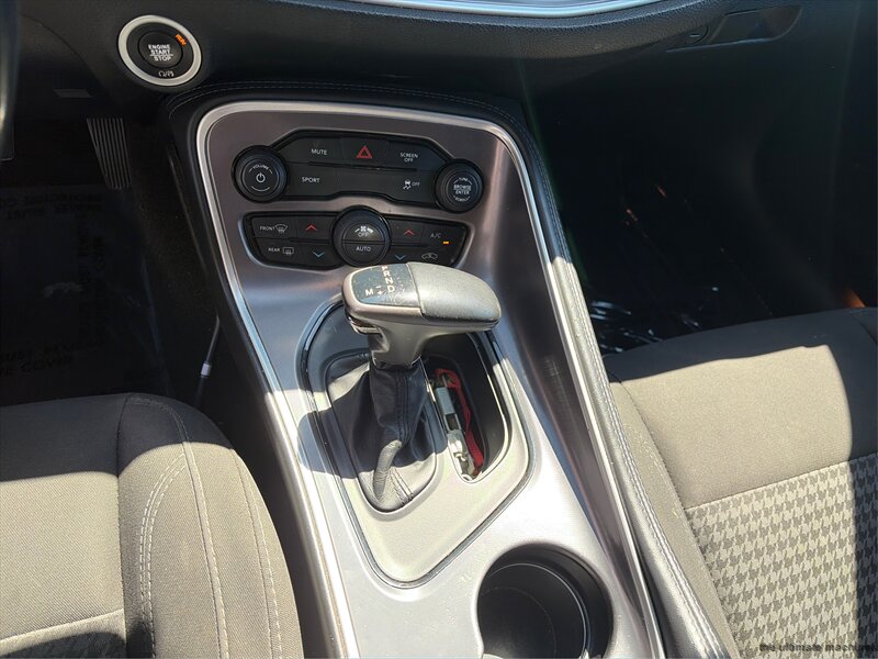 2019 Dodge Challenger SXT - Photo 19 - Denver, CO 80204