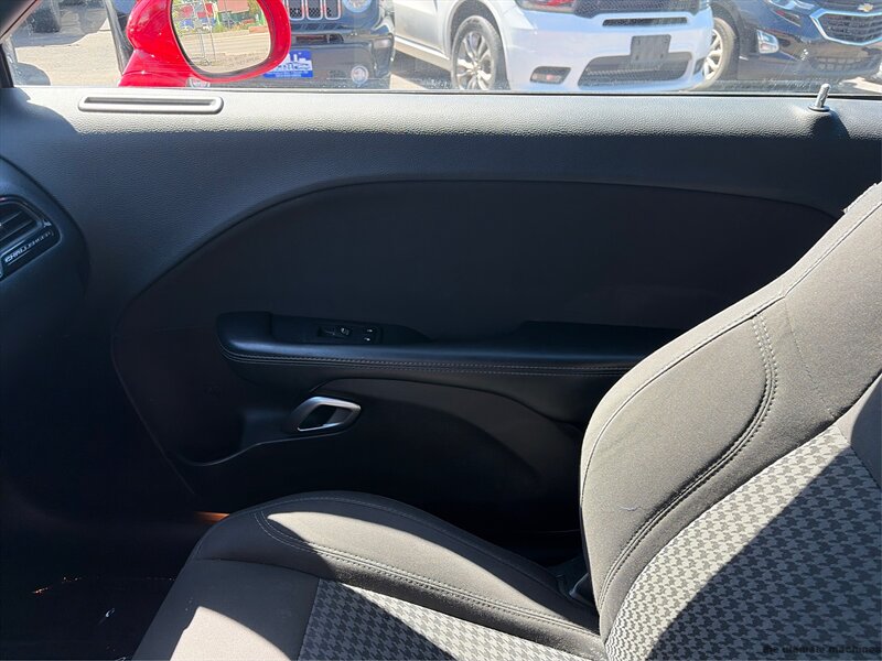 2019 Dodge Challenger SXT - Photo 21 - Denver, CO 80204