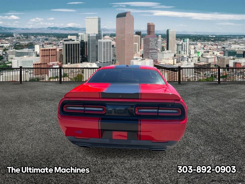 2019 Dodge Challenger SXT - Photo 4 - Denver, CO 80204